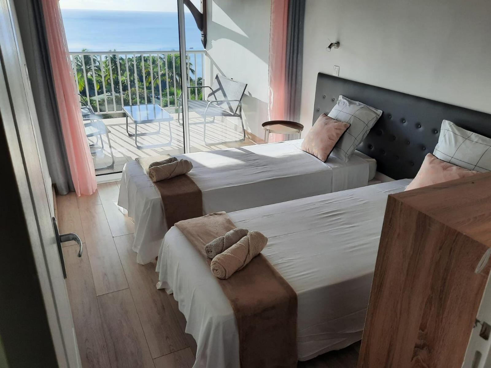 Duplex Rose Porcelaine - Vue Mer- Malendure Bouillante Esterno foto